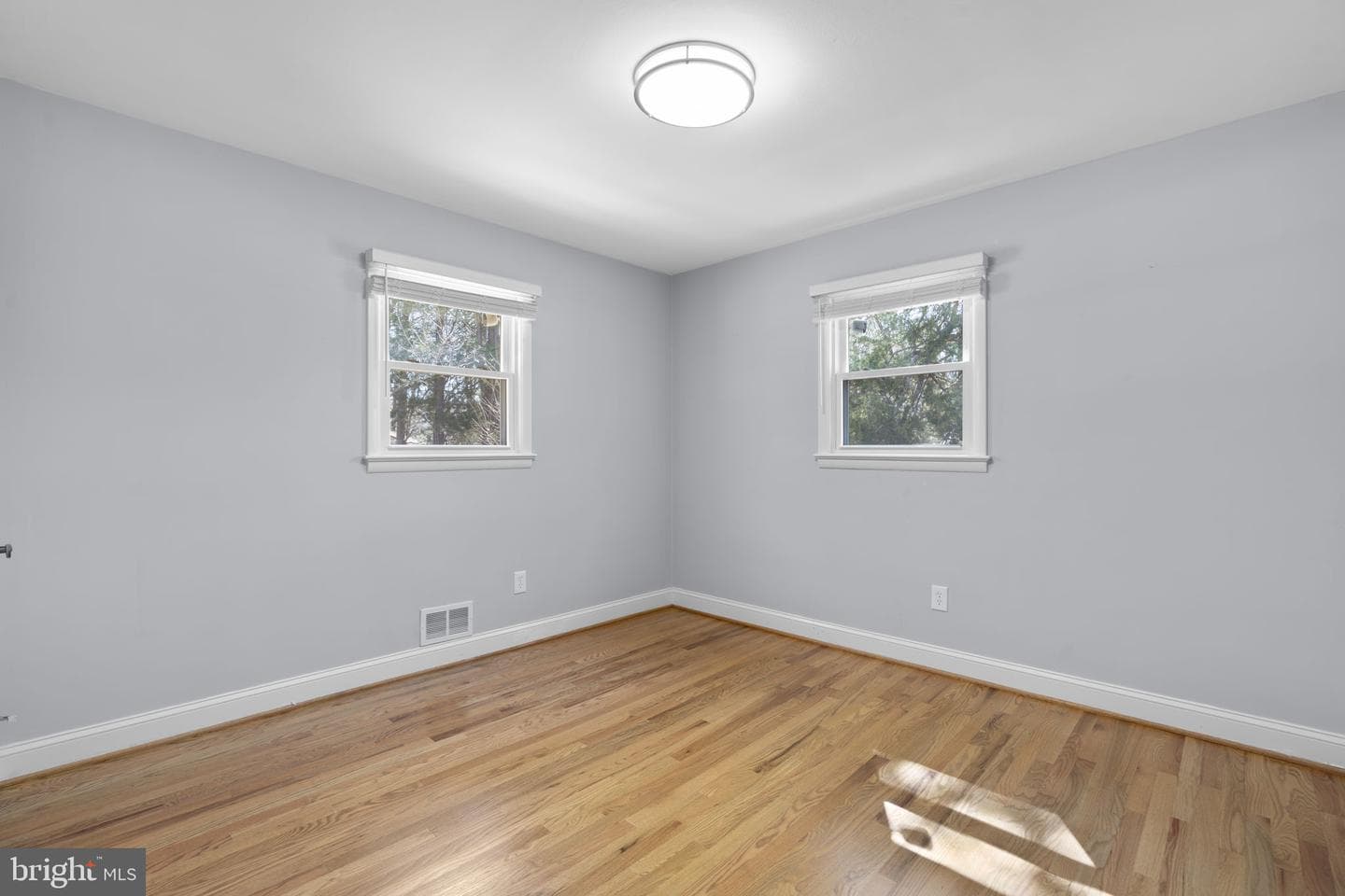 8721 Susini Drive photo 10