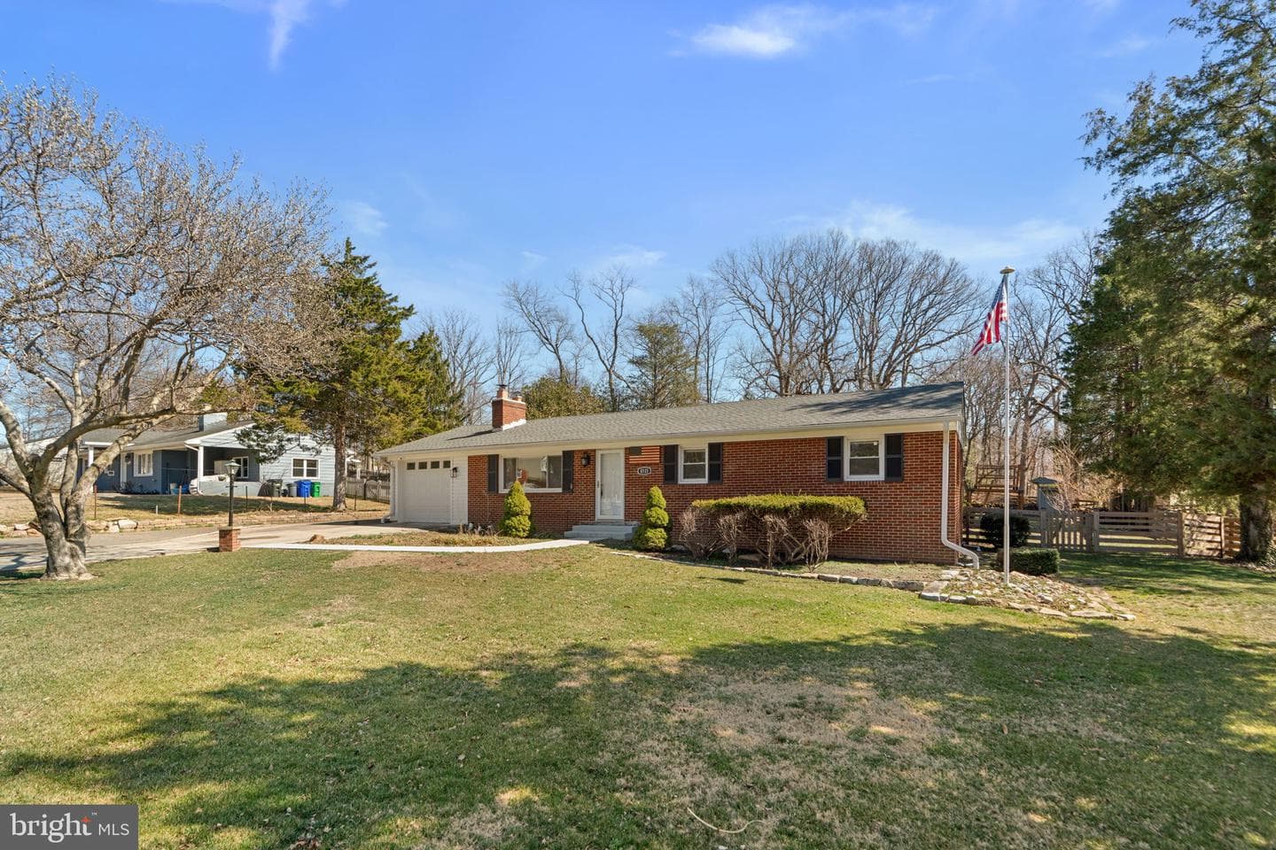 8721 Susini Drive photo 2