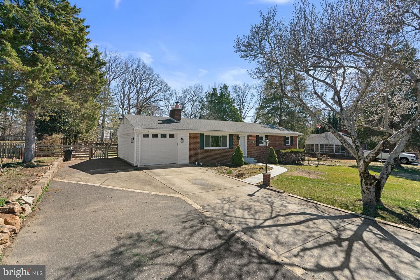 8721 Susini Drive photo 3