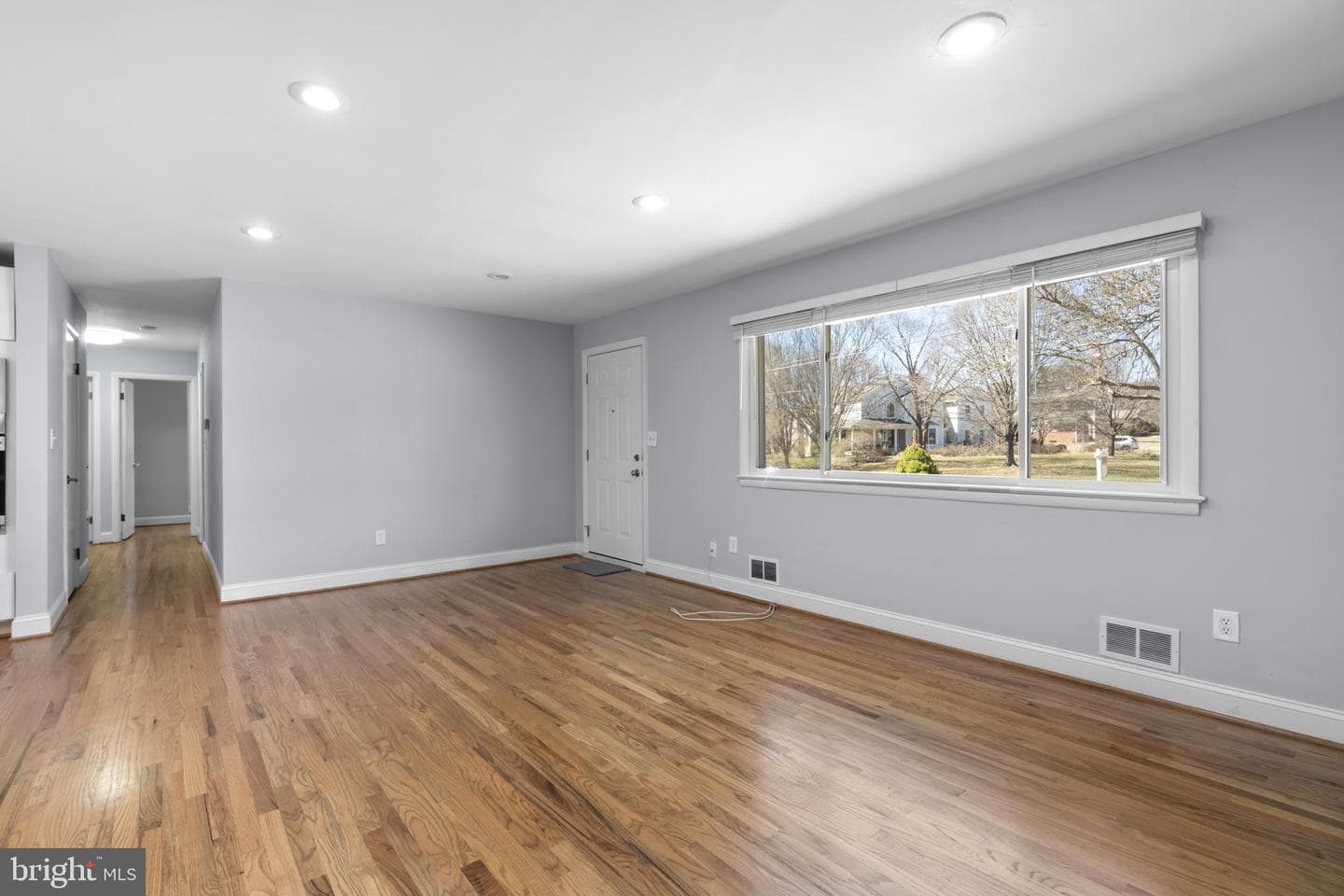 8721 Susini Drive photo 6