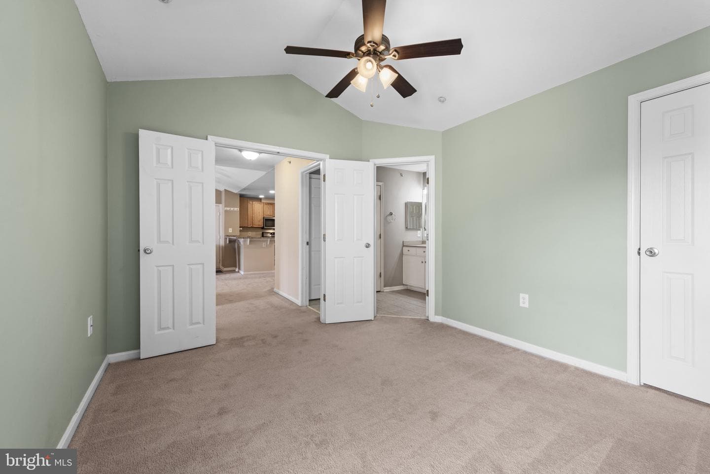 5930 Millrace Court #f302 photo 19