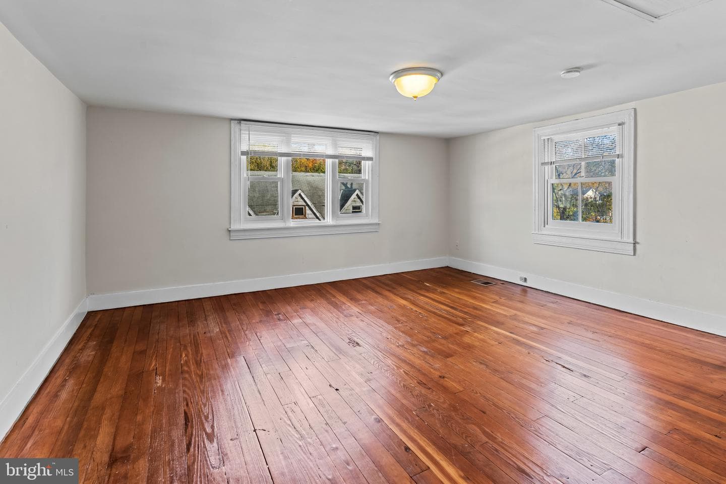 8473 Main Street photo 20