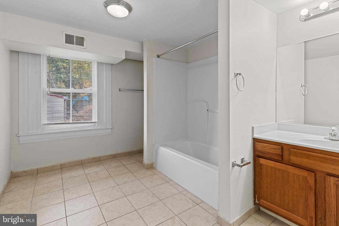 8473 Main Street photo 27