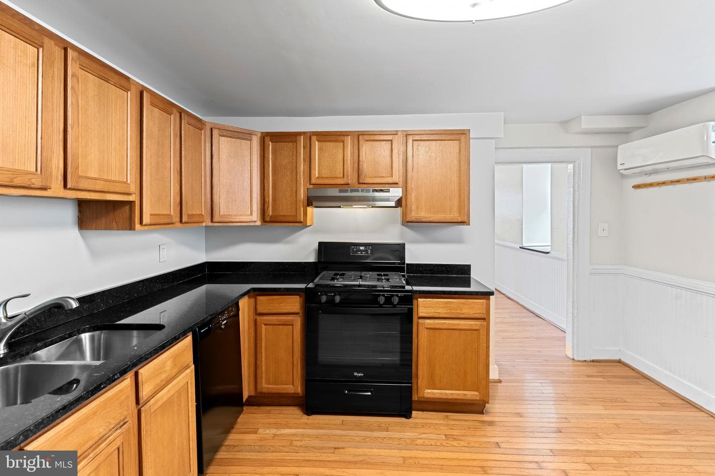 8473 Main Street photo 9