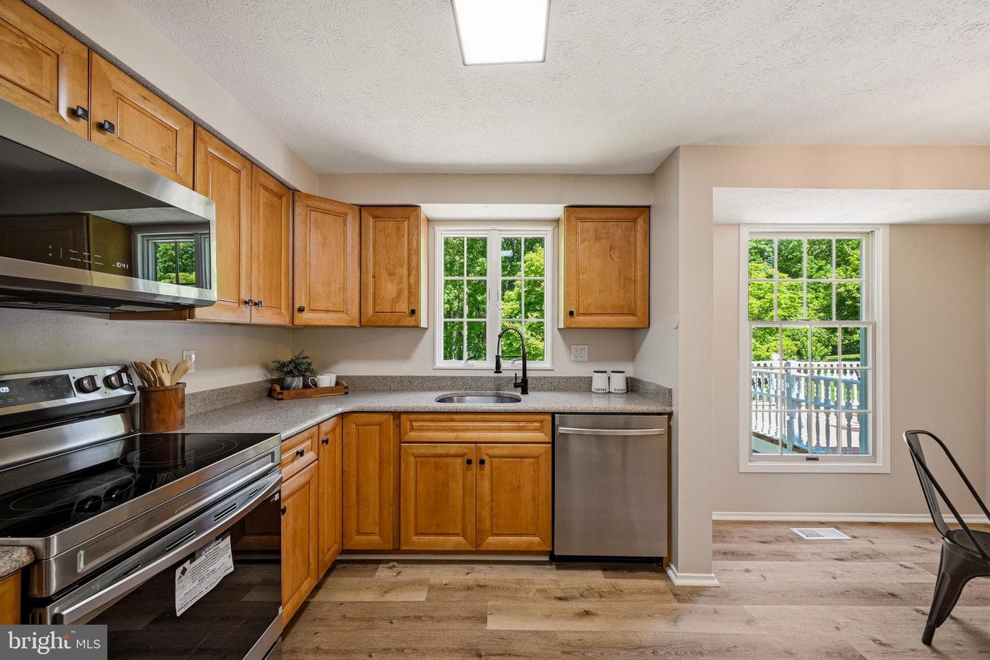 1527 Everlea Road photo 23