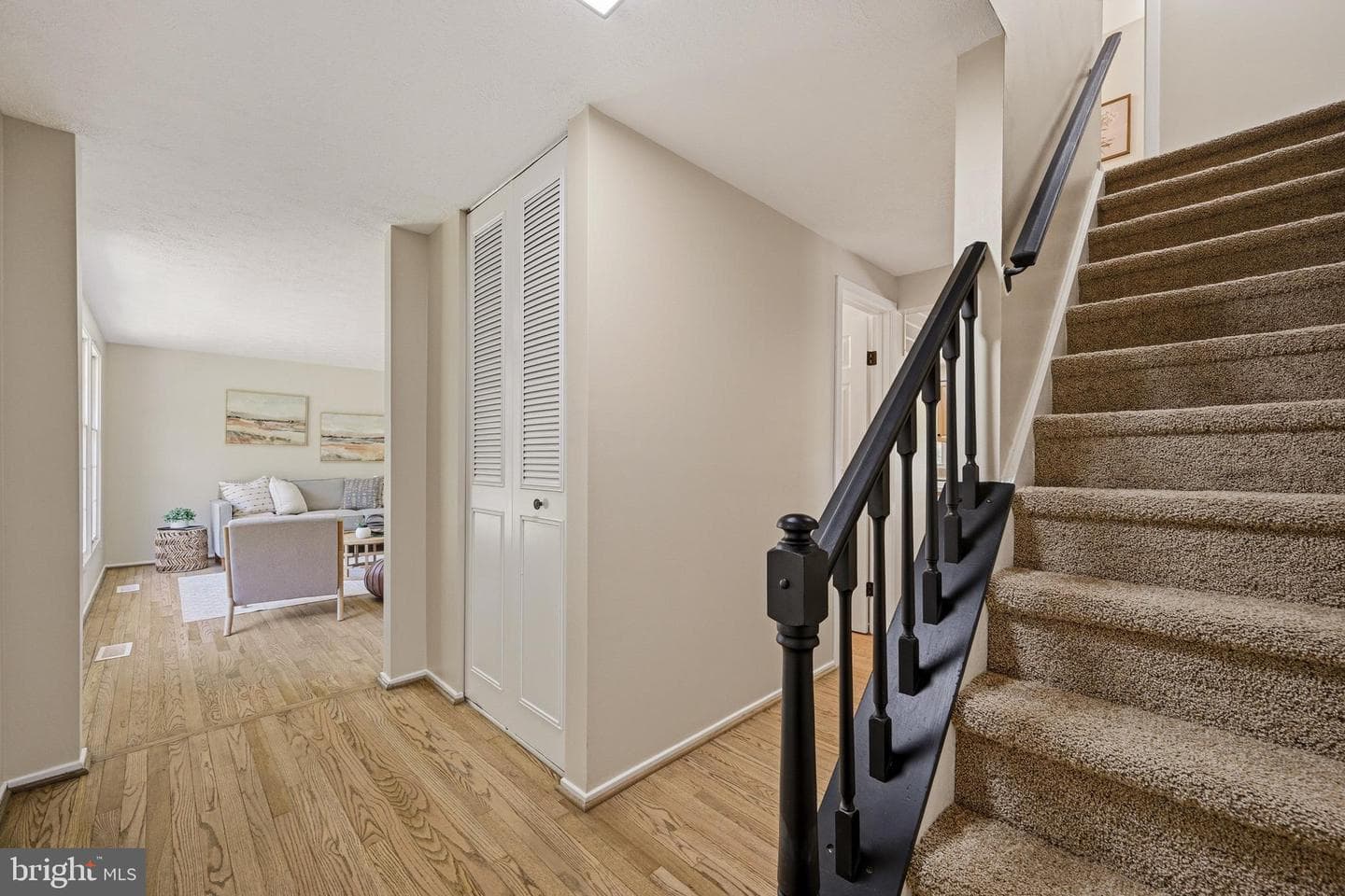 1527 Everlea Road photo 7