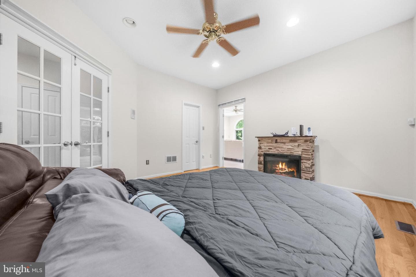 13849 Russell Zepp Dr photo 17