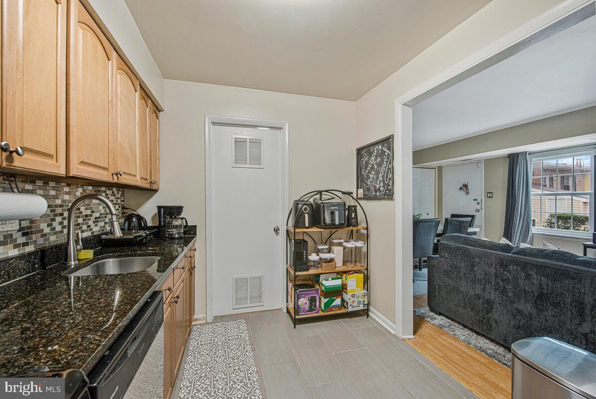 9695 Hitching Post Lane #h photo 10