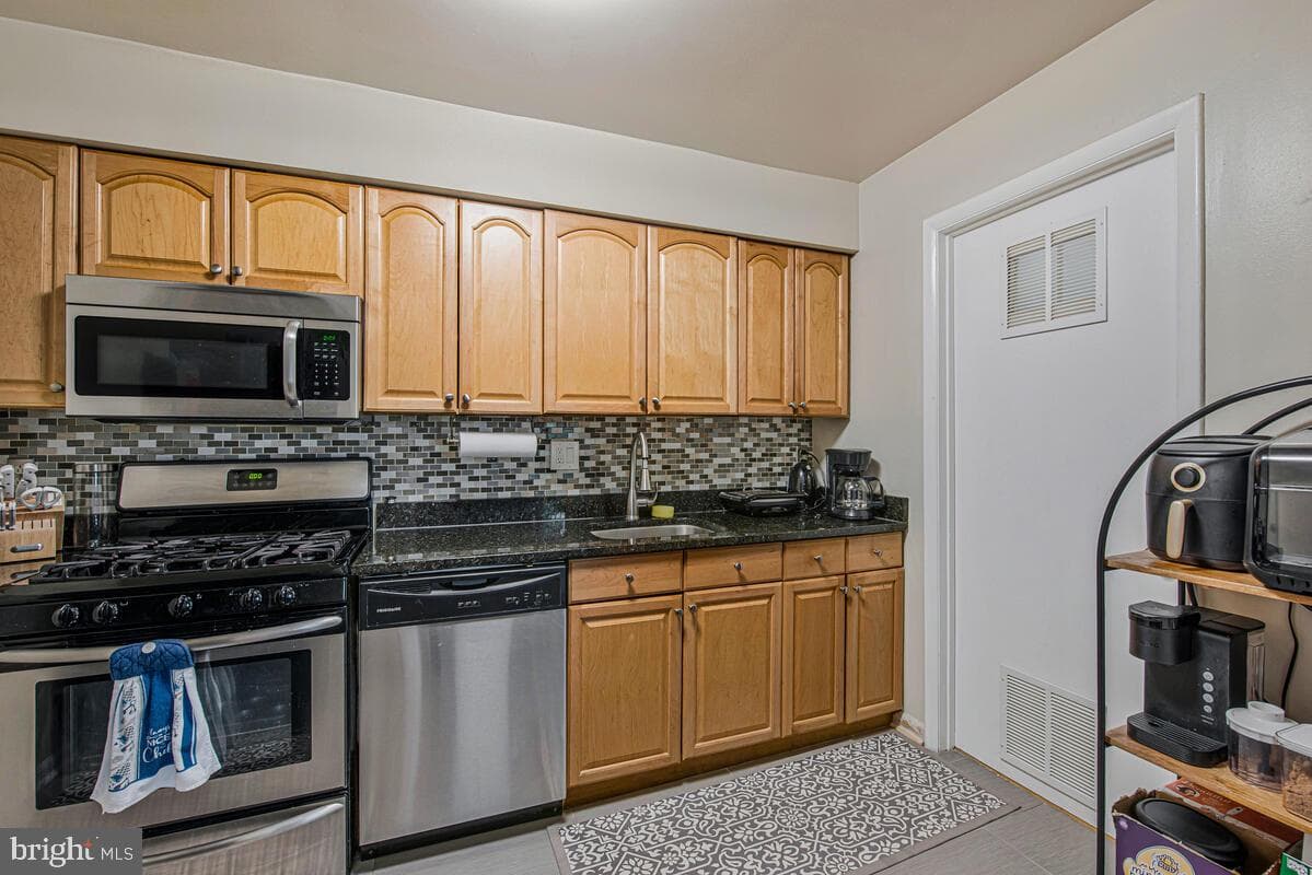 9695 Hitching Post Lane #h photo 7