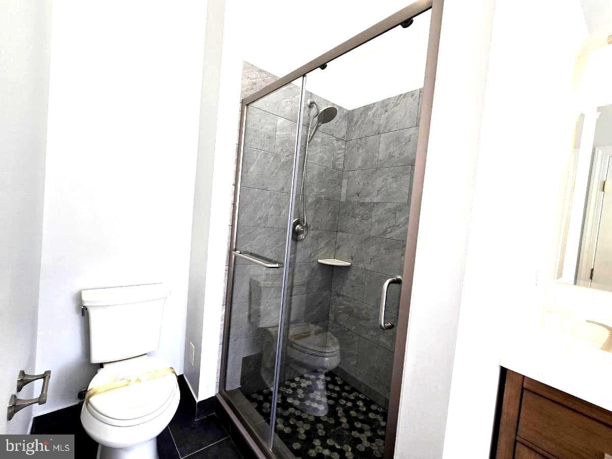 10649 Hillingdon Road photo 22
