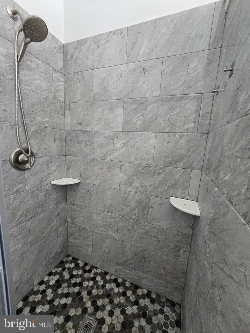 10649 Hillingdon Road photo 23