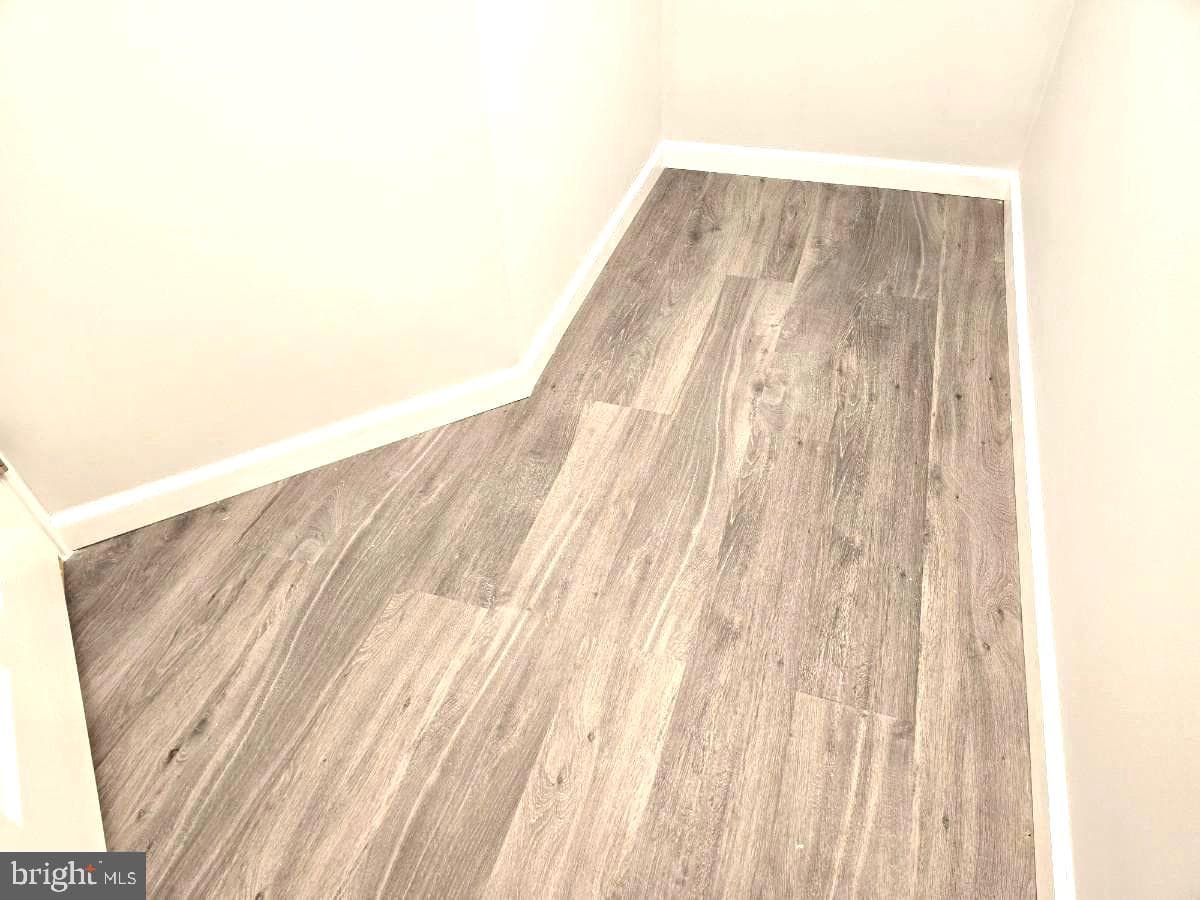 10649 Hillingdon Road photo 35