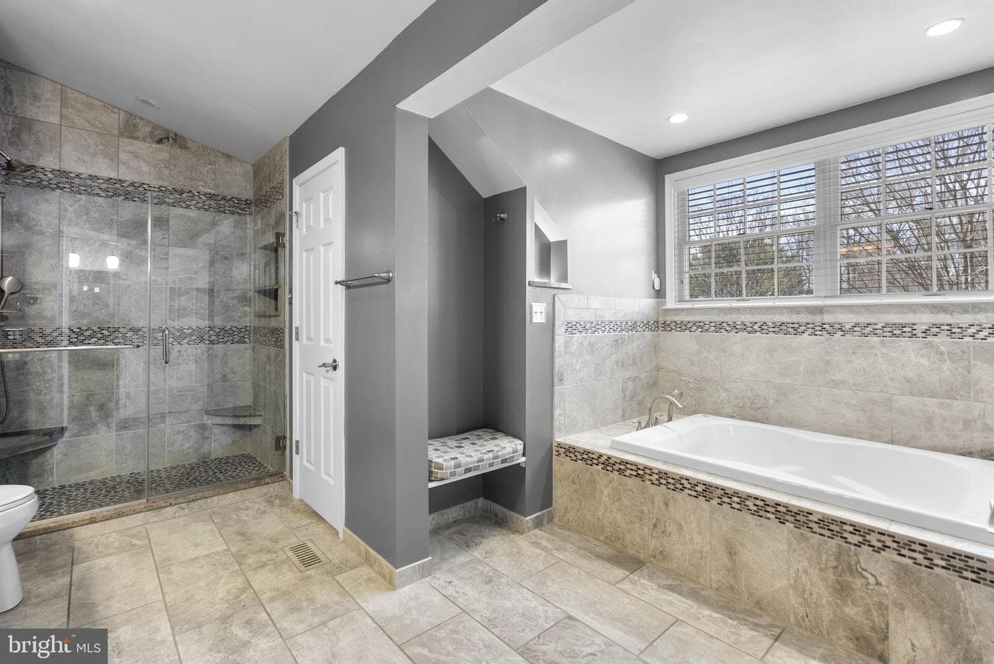 2855 Country Lane photo 23