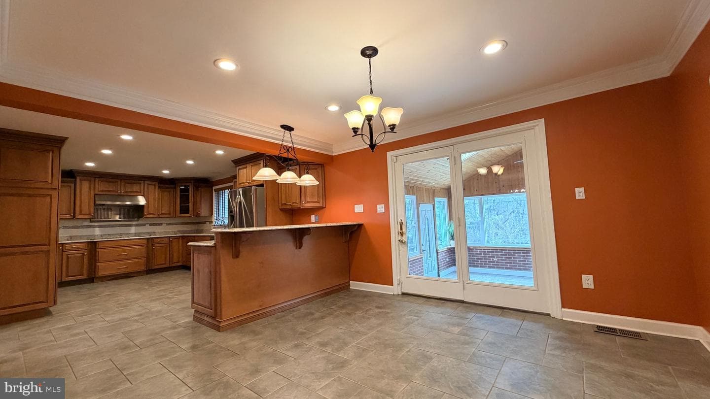 5185 Sheppard Lane photo 9