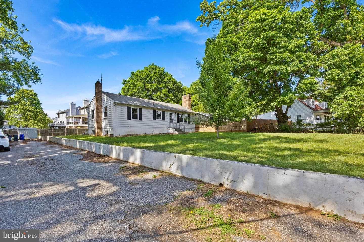 9425 Guilford Road photo 3