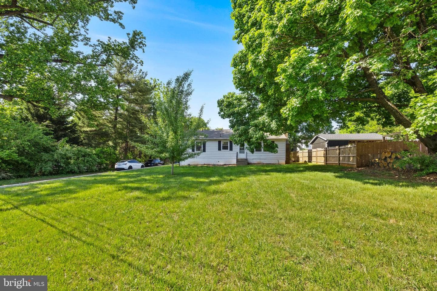 9425 Guilford Road photo 41