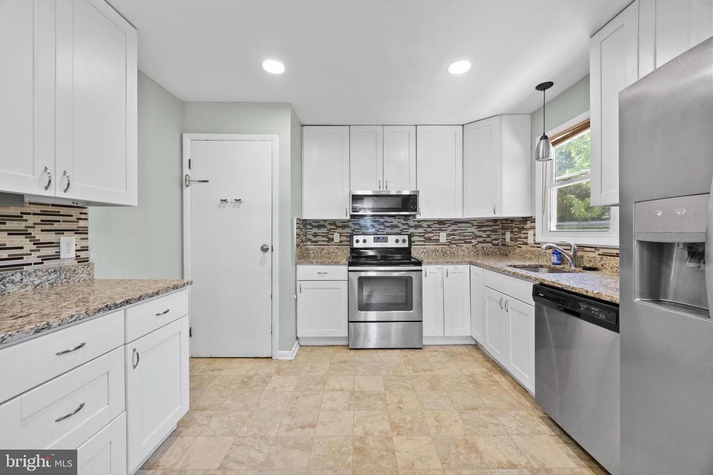 9425 Guilford Road photo 7