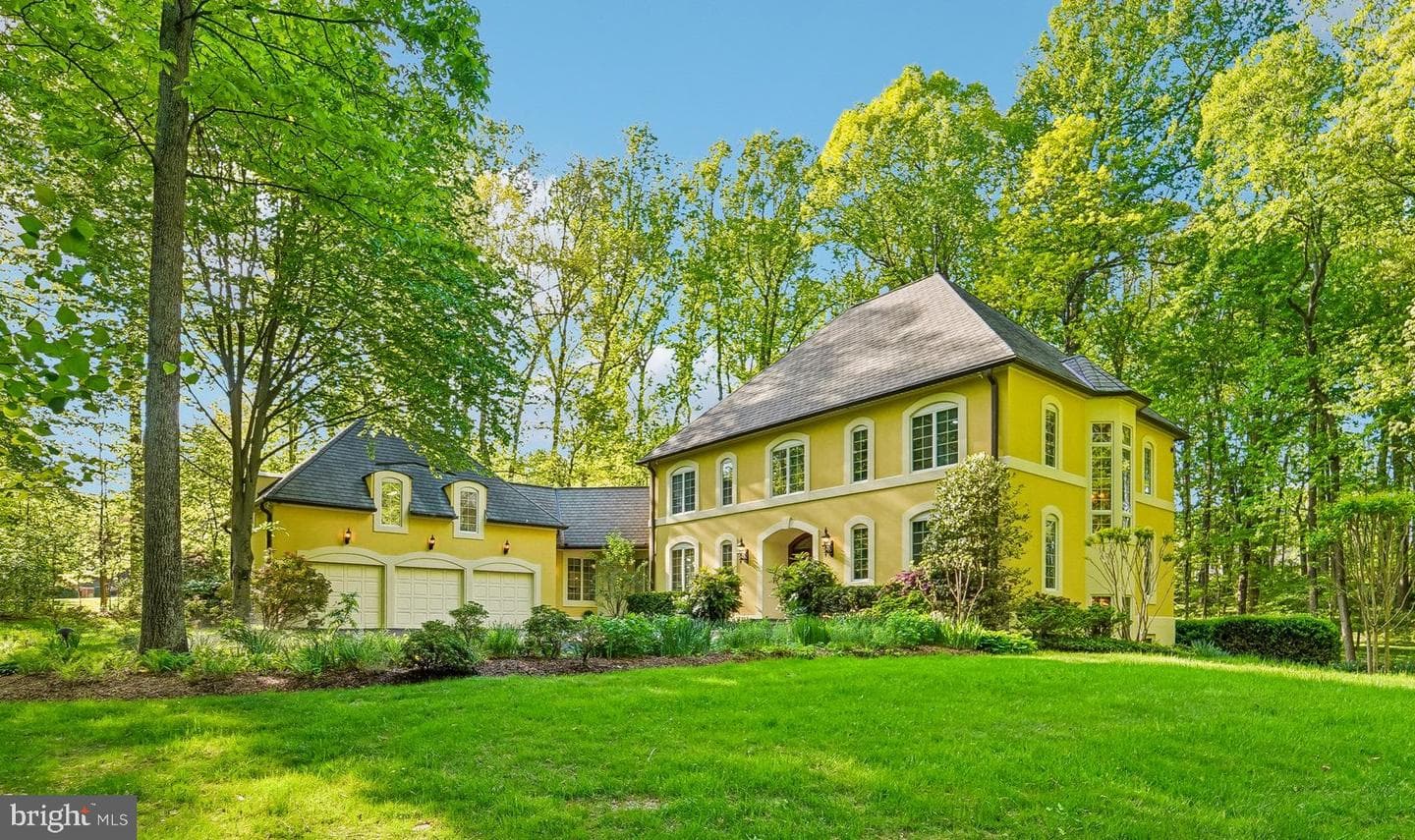 13798 Lakeside Drive