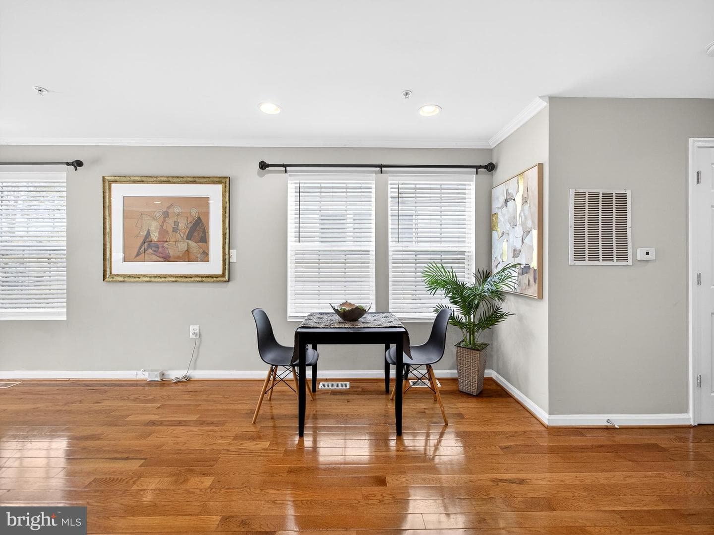 6414a Euclid Avenue photo 6