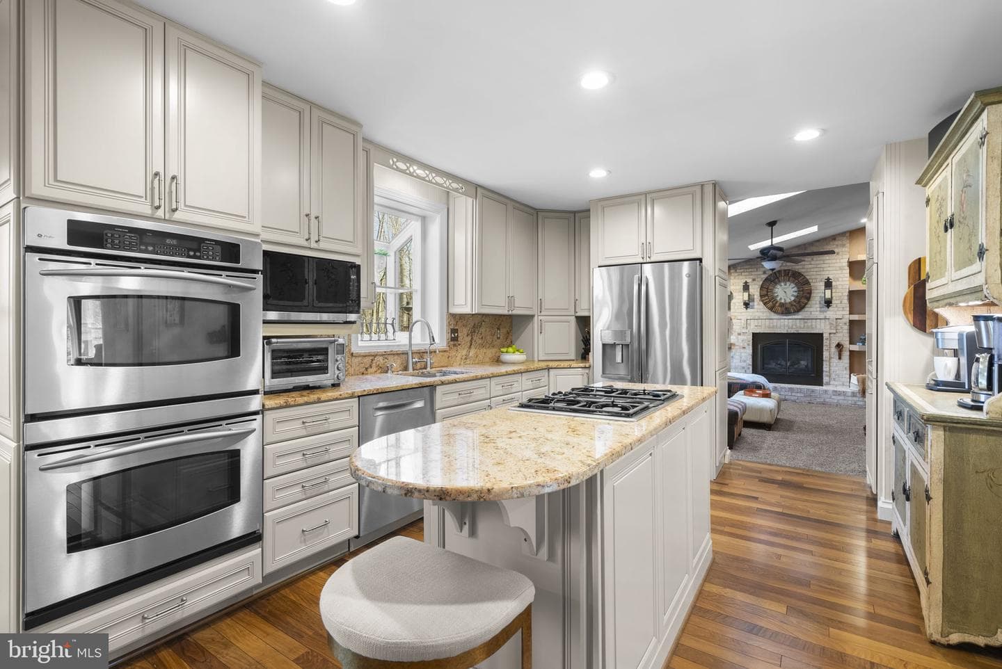 6841 Caravan Court photo 4