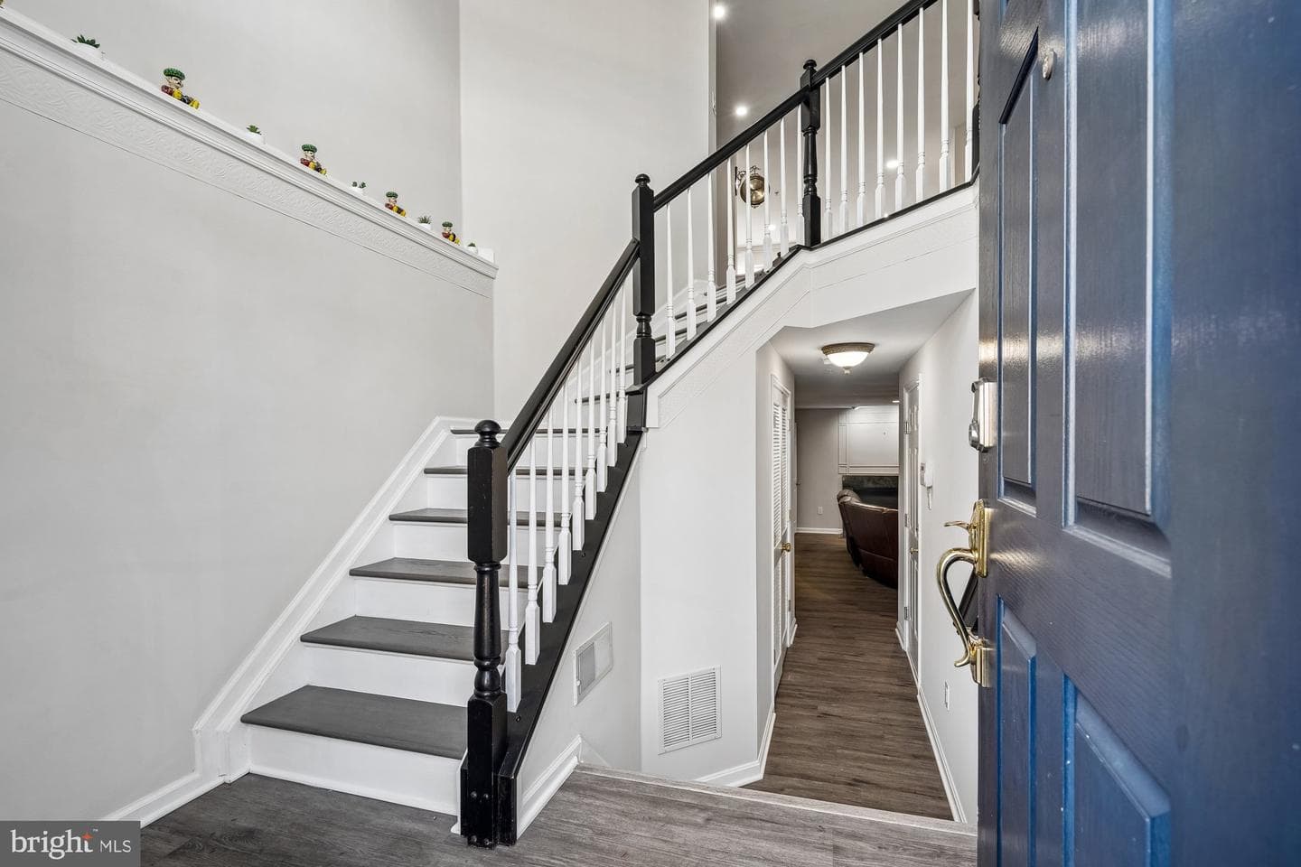 8716 Stonehouse Drive photo 4
