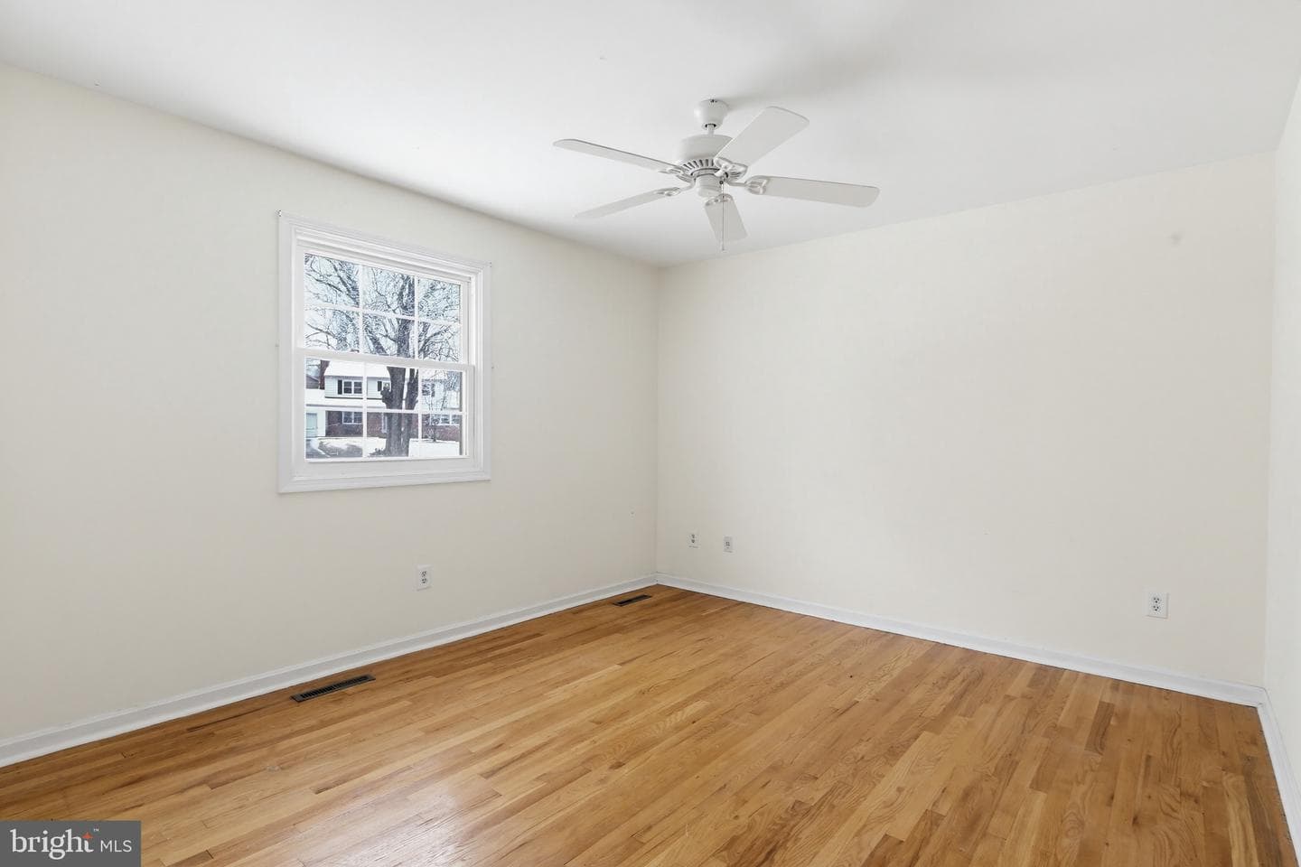 9786 Michaels Way photo 32