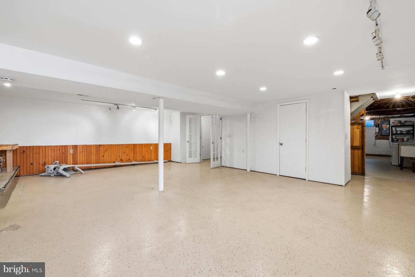 8966 Chapel Avenue photo 33