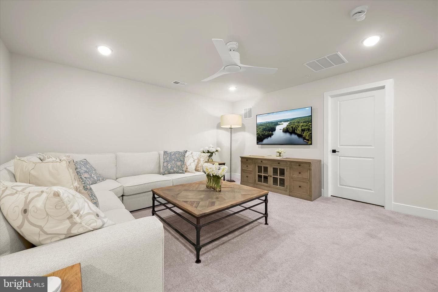 8104 Lisa Lane photo 24
