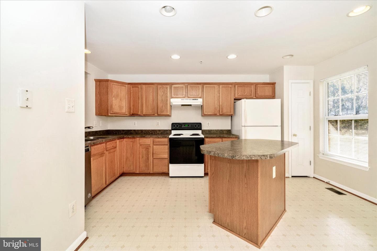 7704 English Oak Circle #10 photo 11