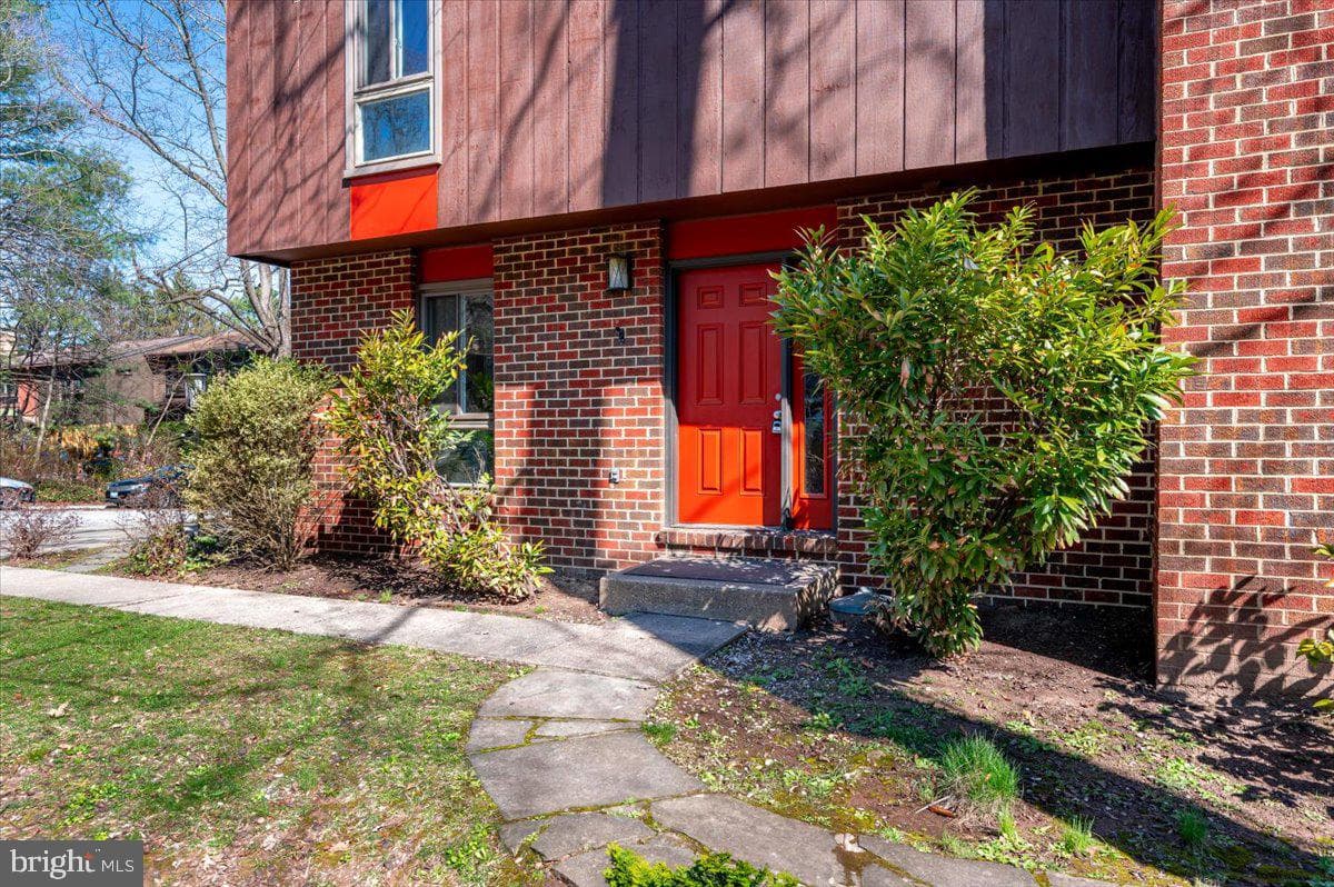 10357 Barcan Circle photo 2