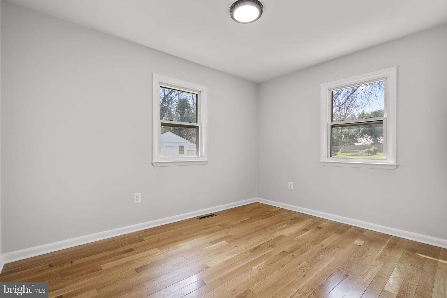 5759 Paradise Avenue photo 25