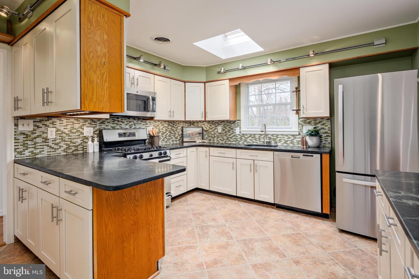 10214 Green Clover Drive photo 17