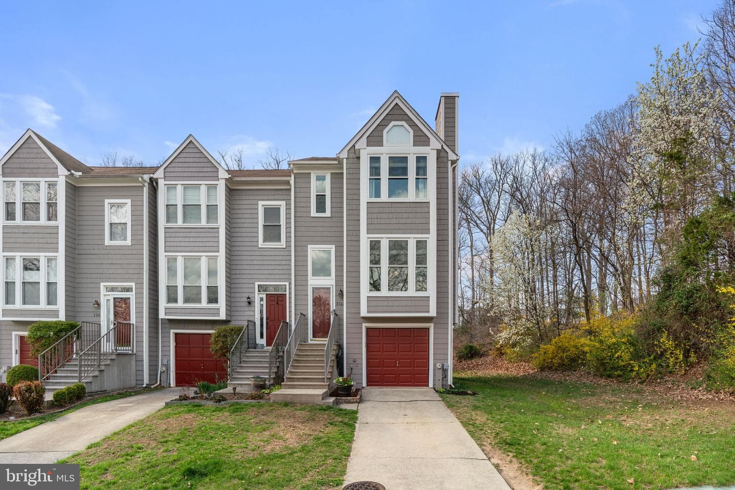 7723 Heatherside Lane photo 1