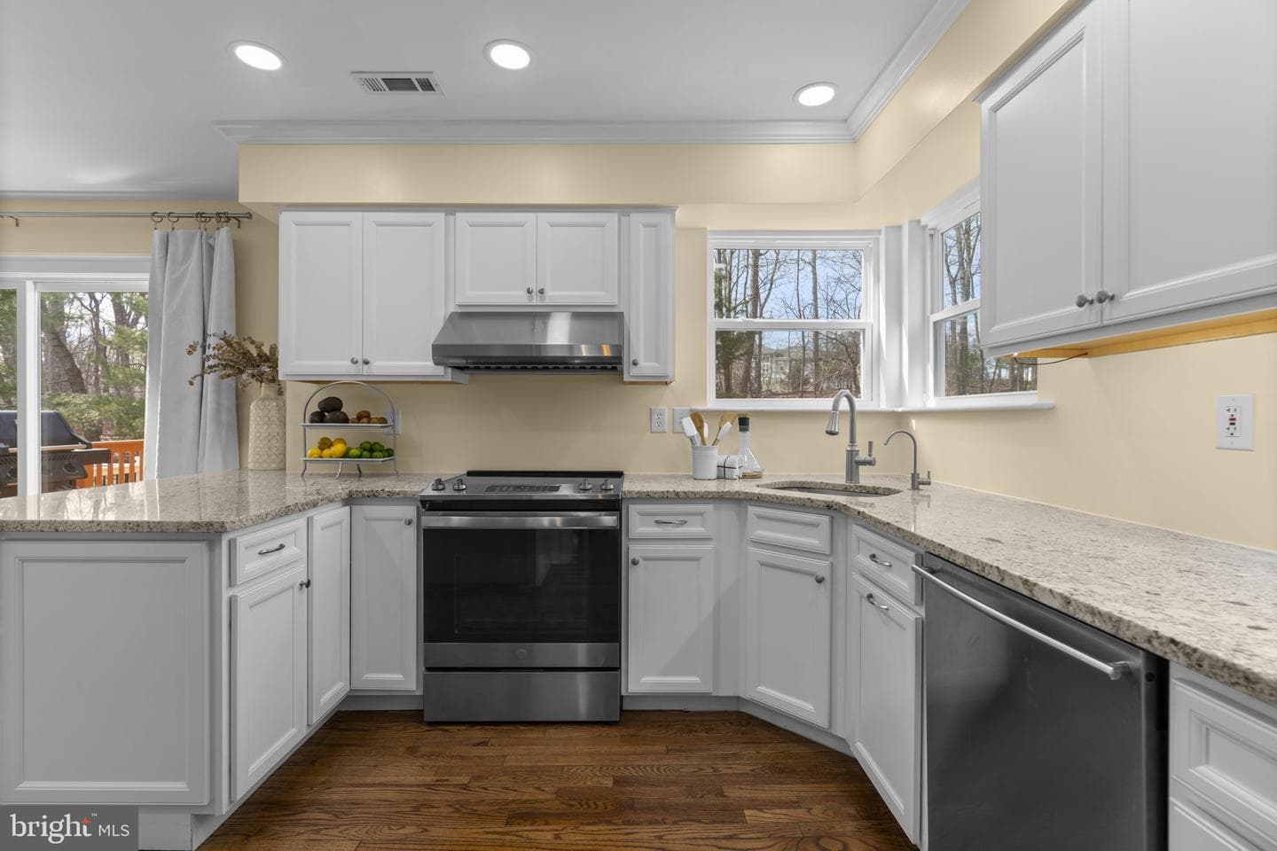 7723 Heatherside Lane photo 12