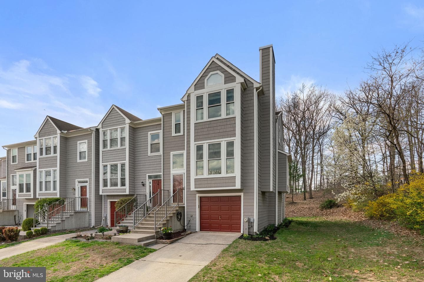7723 Heatherside Lane photo 2