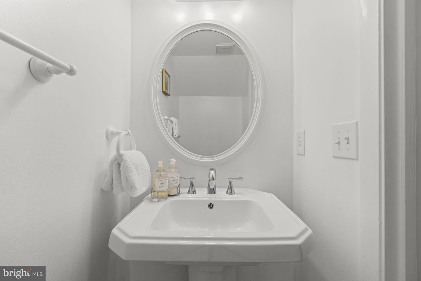 7723 Heatherside Lane photo 22