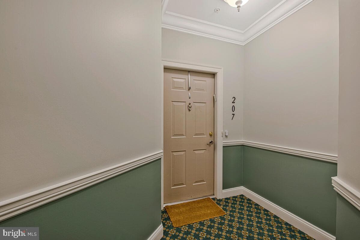 6150 Shadywood Road #207 photo 18