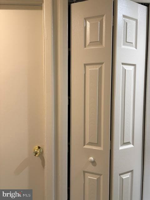6976 Knighthood Lane photo 22