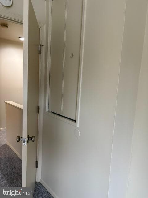 6976 Knighthood Lane photo 28