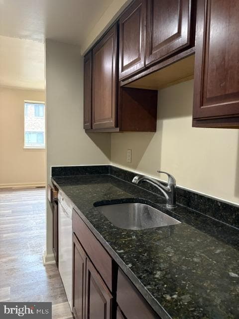 6976 Knighthood Lane photo 7