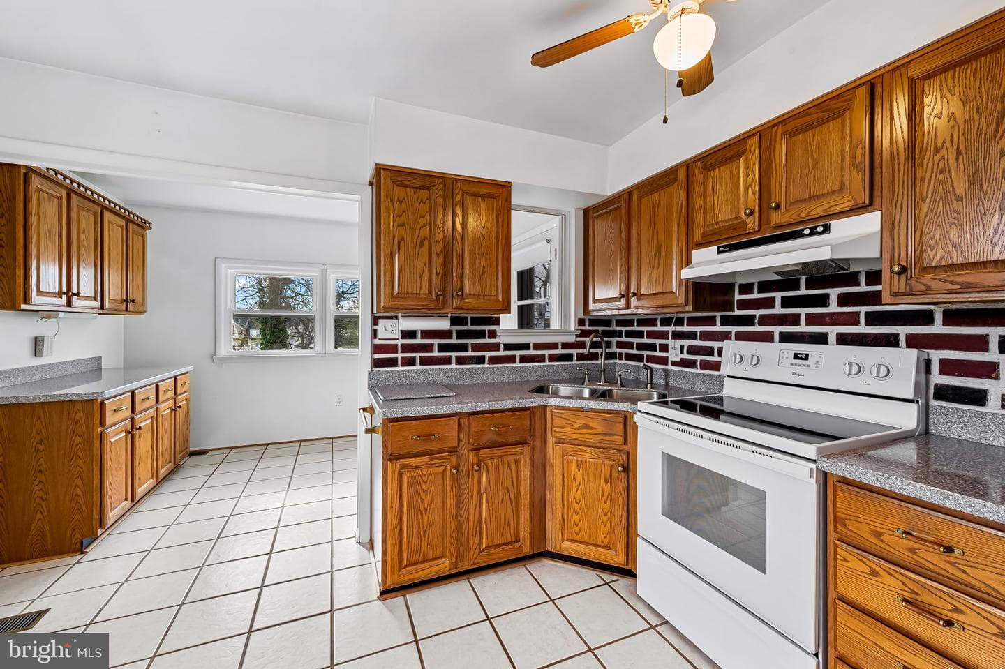 9382 N Laurel Road photo 10