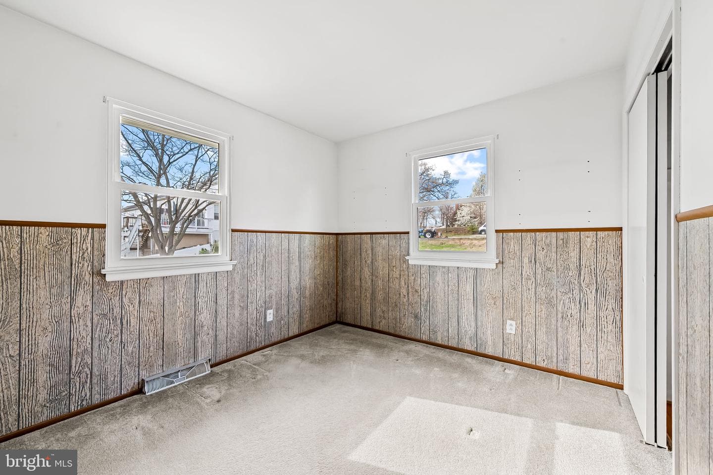 9382 N Laurel Road photo 14