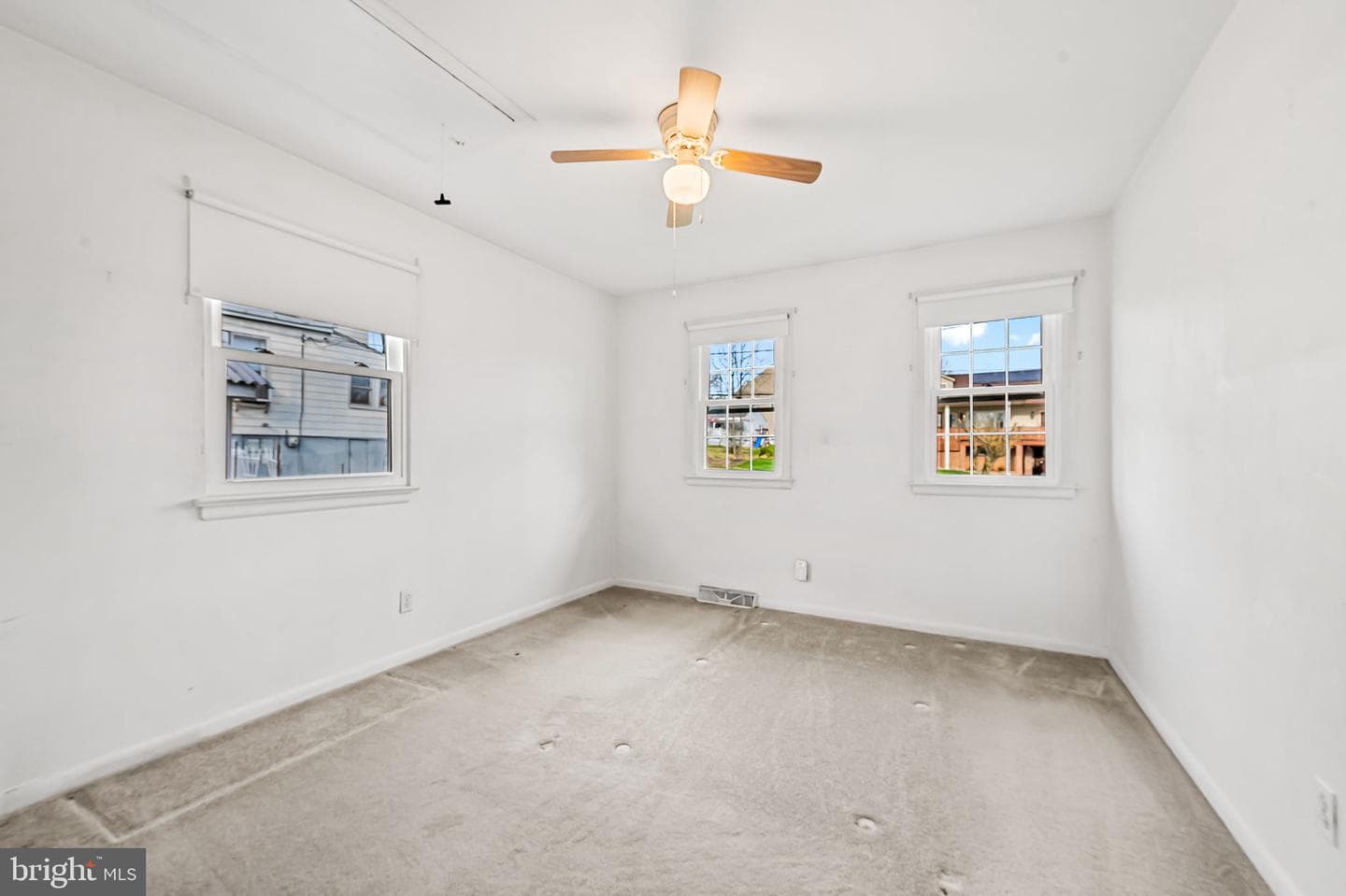 9382 N Laurel Road photo 16