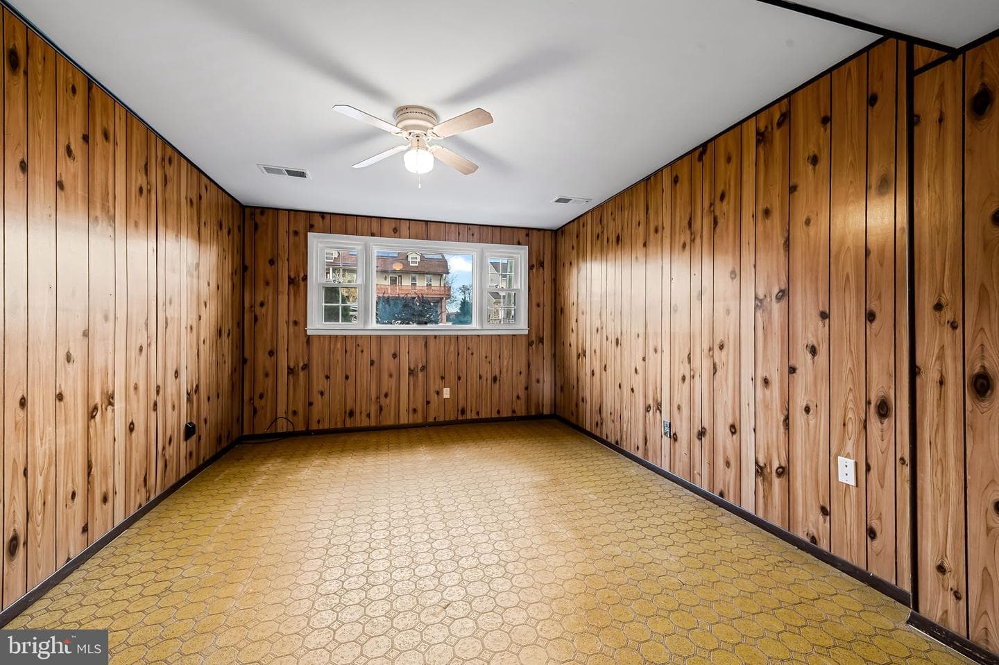 9382 N Laurel Road photo 24