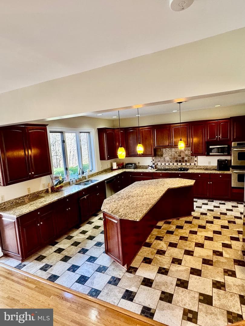 9409 Elizabeth Court photo 63