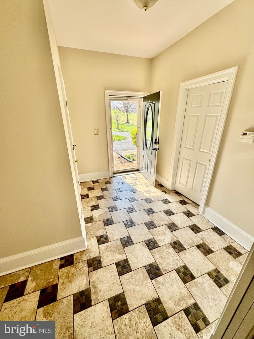 9409 Elizabeth Court photo 72