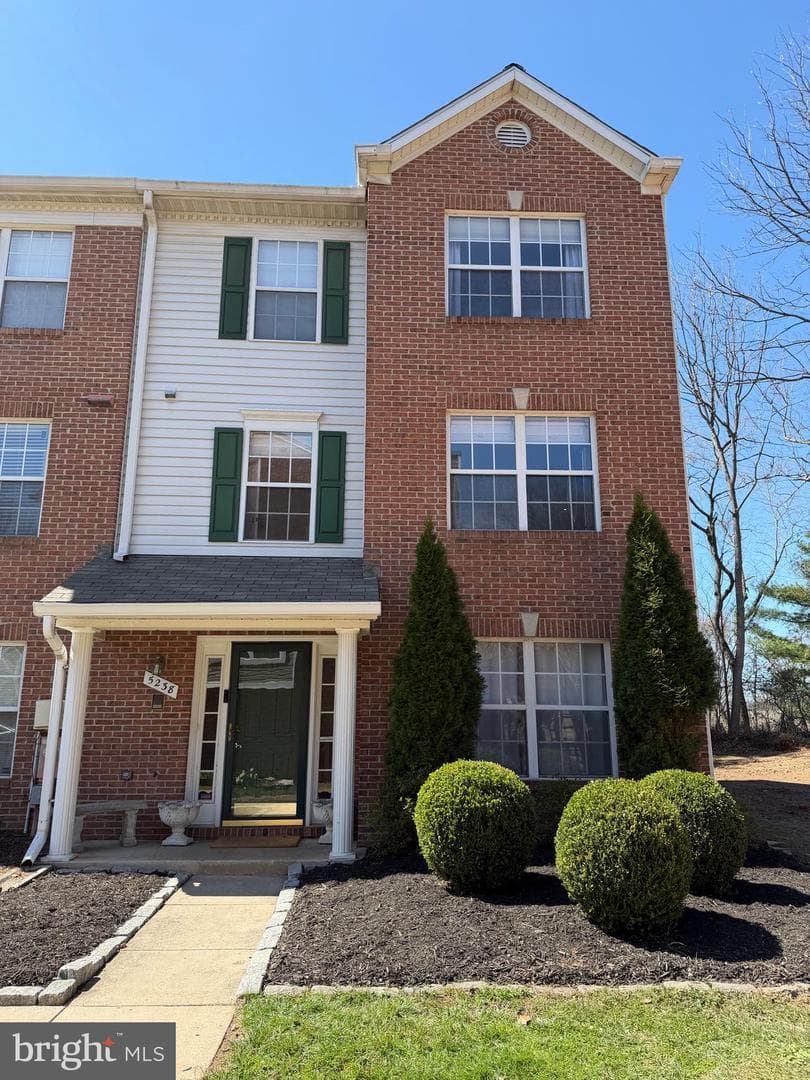 5238 Lightfoot Path