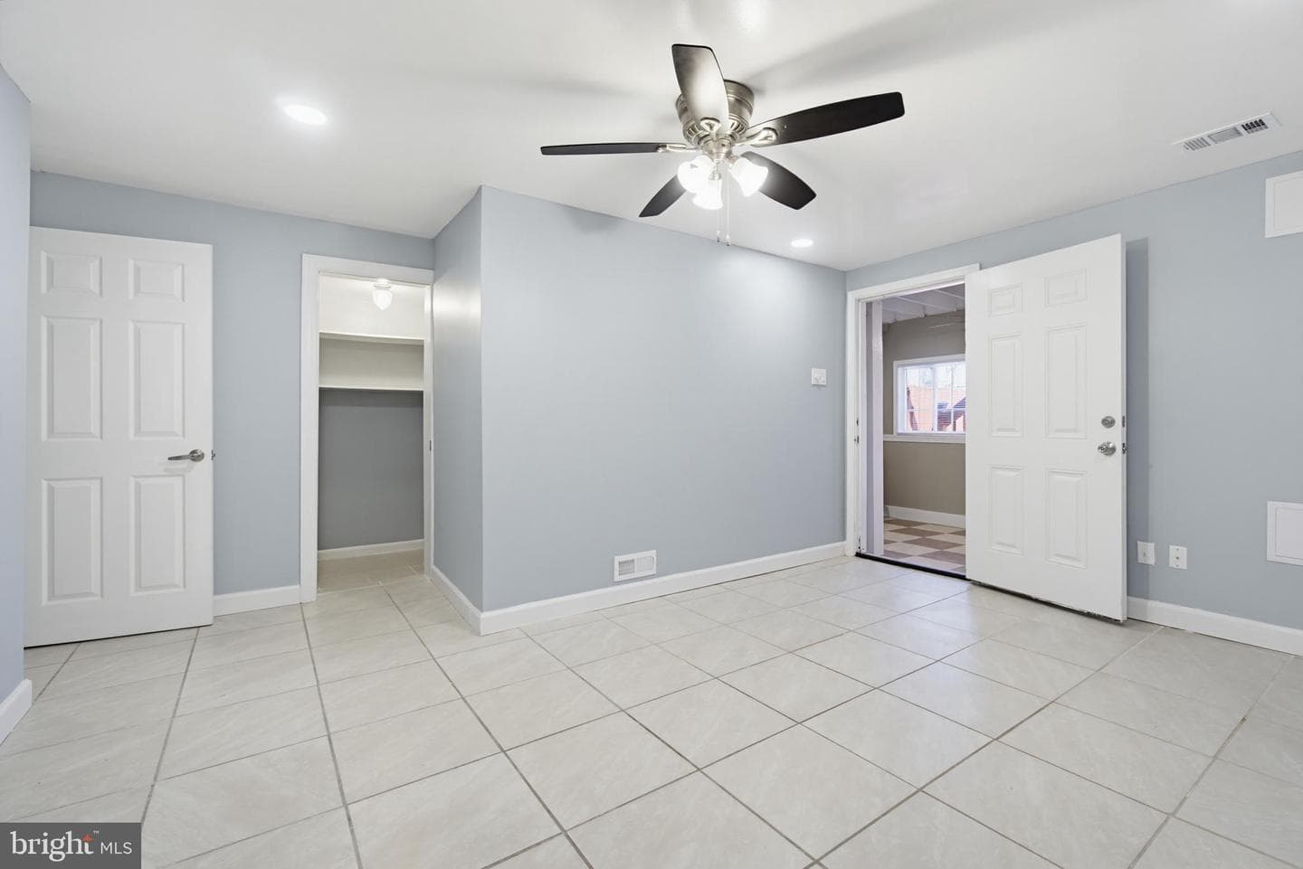 7247 Procopio Circle photo 32