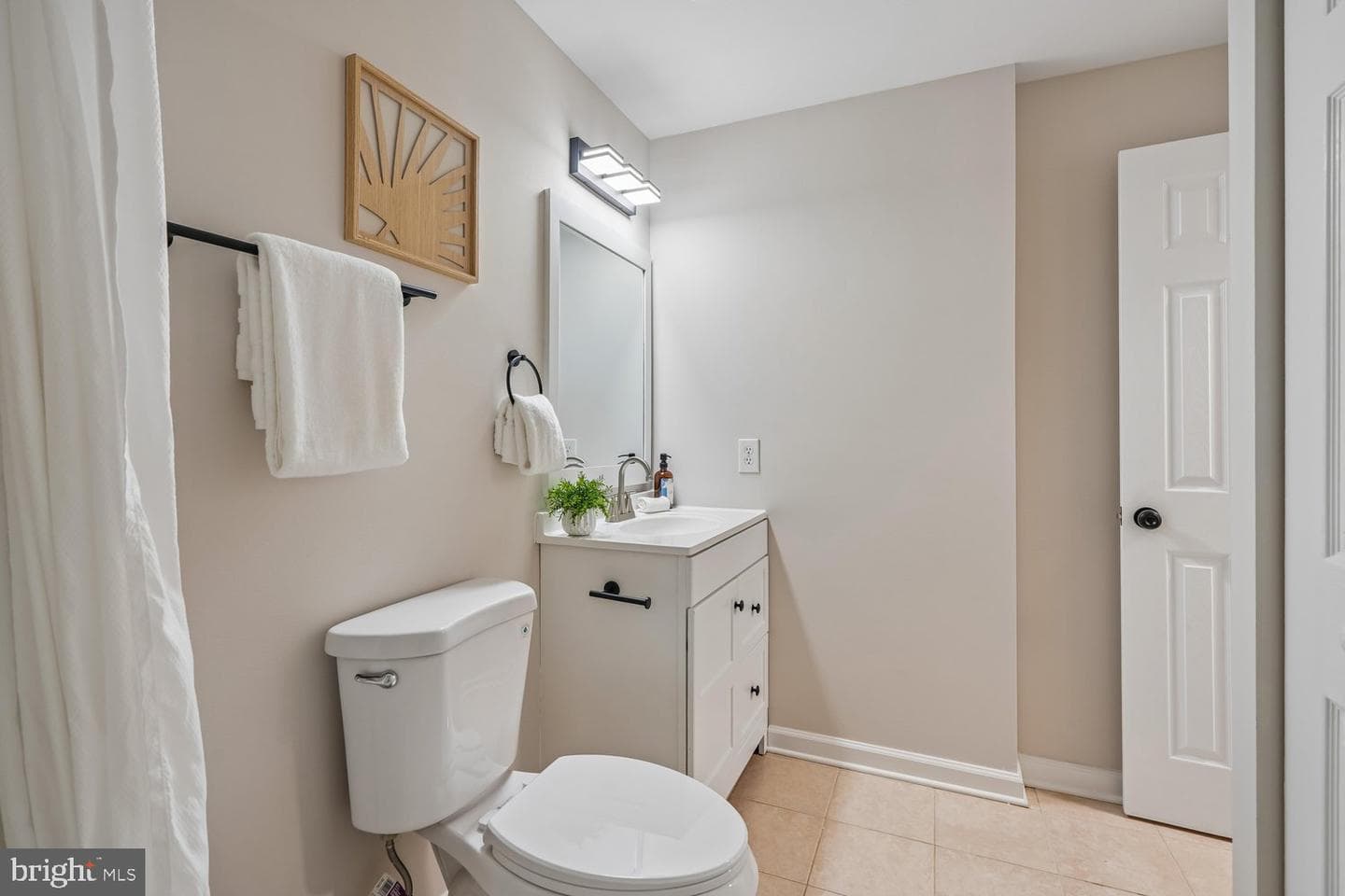 9955 Guilford Road photo 23