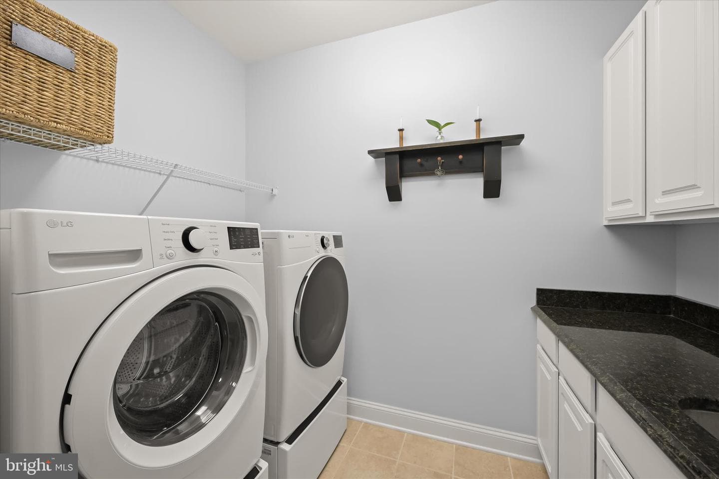2410 Ellies Way photo 32